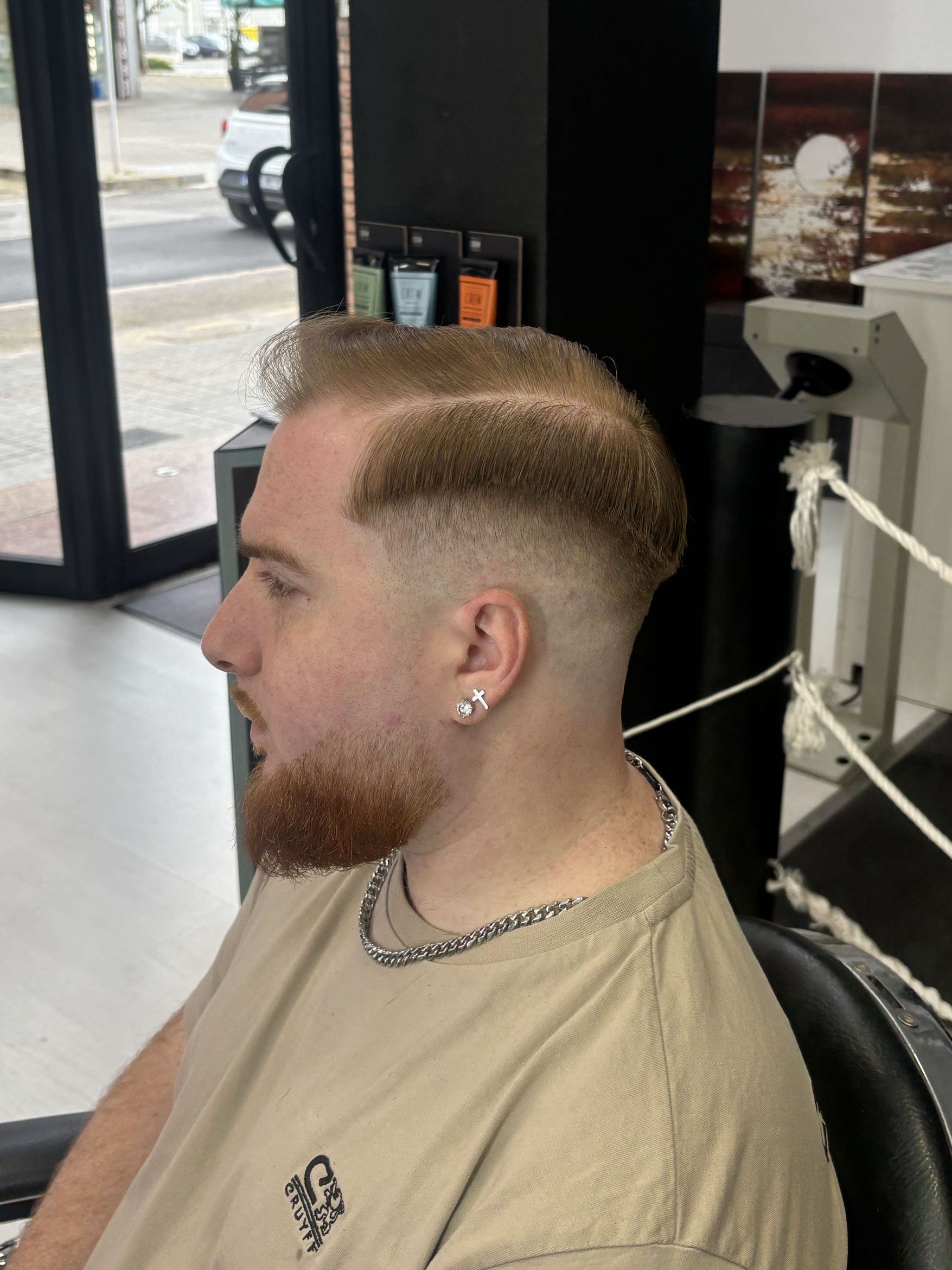 Pompadour clásico con fade